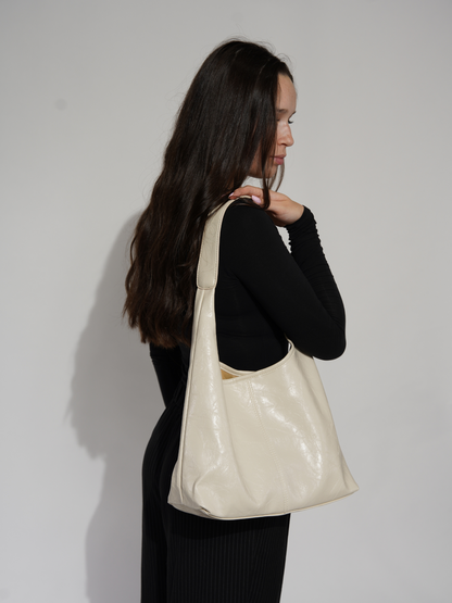 Vintage-Inspired Distressed Leather Tote