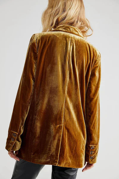 Chic Long-Sleeve Velvet Blazer with Button Closure